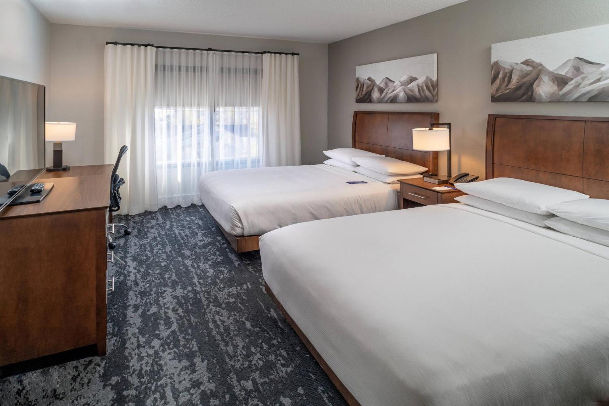 Delta Hotels By Marriott Huntington Mall Barboursville Eksteriør bilde