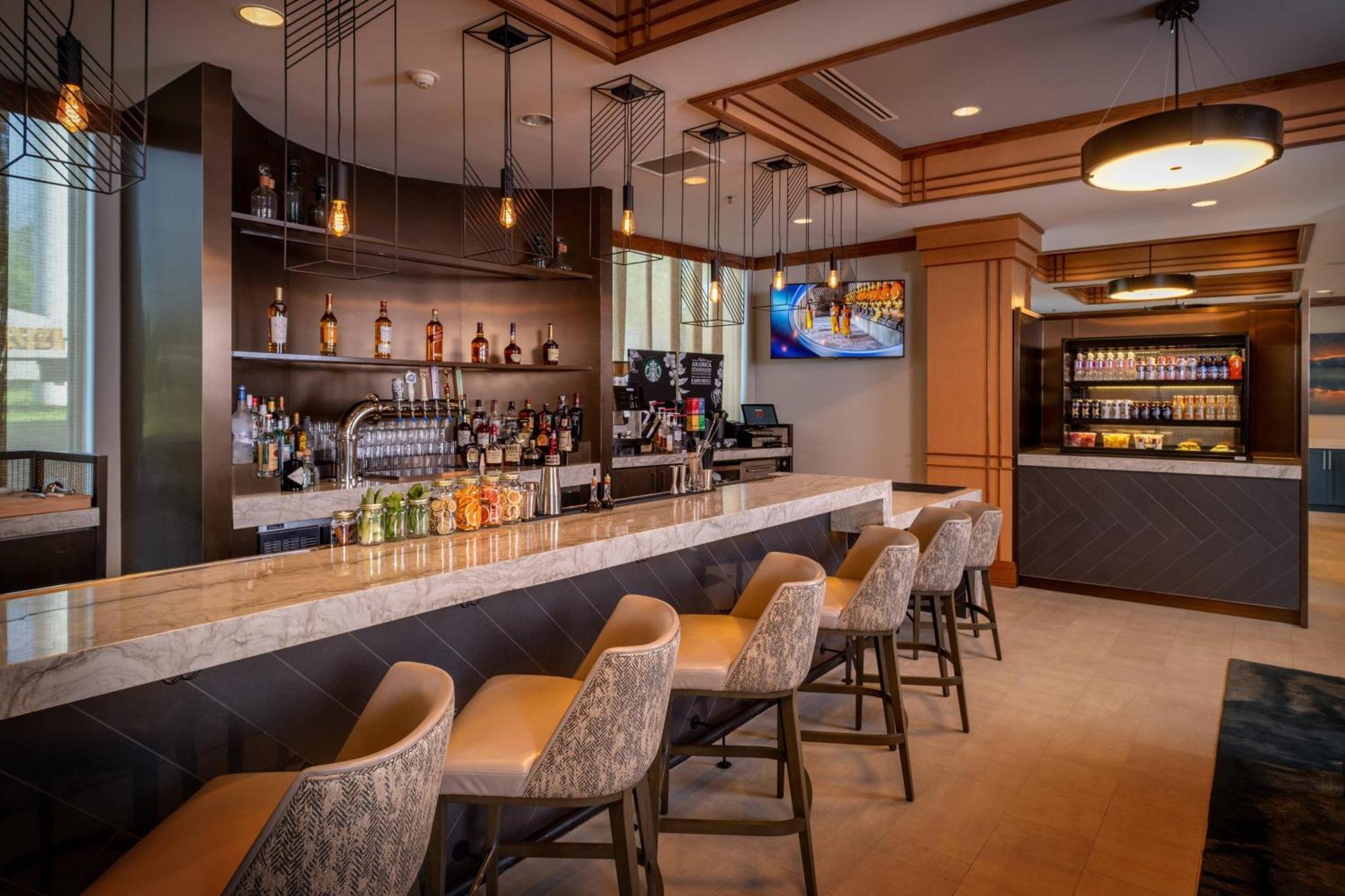 Delta Hotels By Marriott Huntington Mall Barboursville Eksteriør bilde